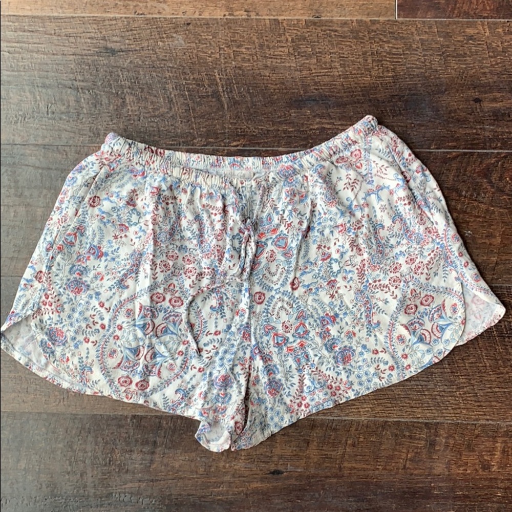 💓 Brandy Melville/John Galt Floral Soft Shorts 💓